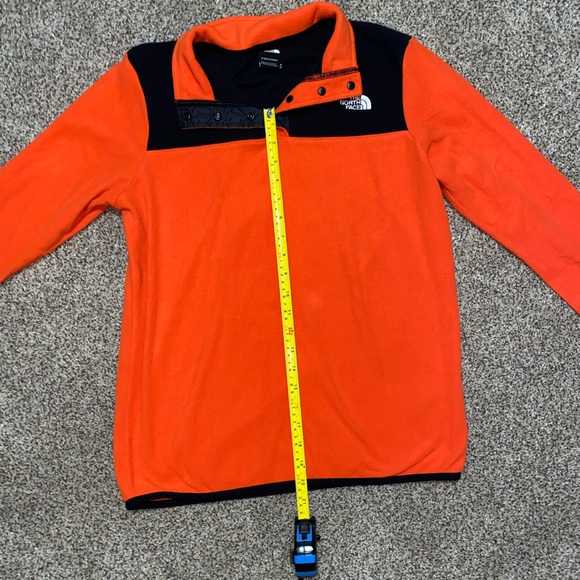 The North Face 1/4 Button Up Fleece - Picture 4 of 7